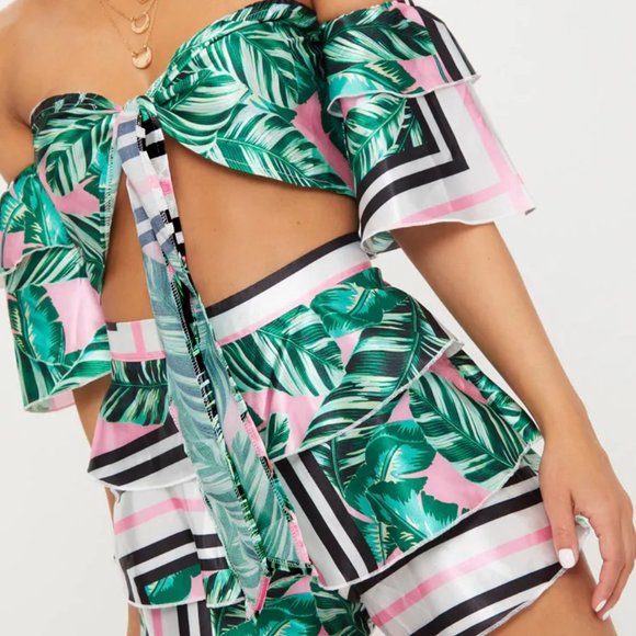 NWT PLT SET - FLORAL BARDOT CROP TOP SHORT PETITE - Picture 5 of 8